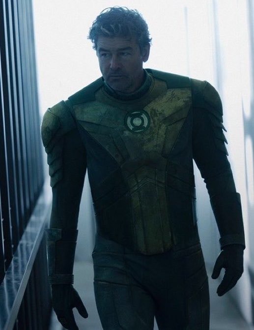 Kyle Chandler Green Lantern suit (photo 2 of 2)