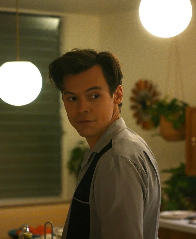 Harry Styles and Zoë Kravitz engagement photos (photo 4 of 4)