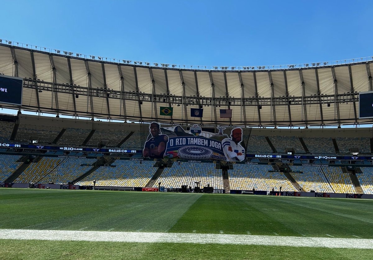 Maracanã NFL TIFO Lamar Jackson Dak Prescott