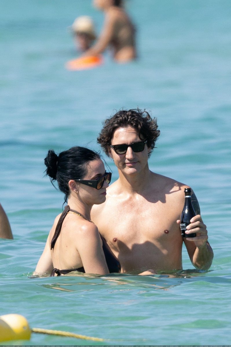 Katy Perry Justin Trudeau Saint-Tropez (photo 2 of 2)