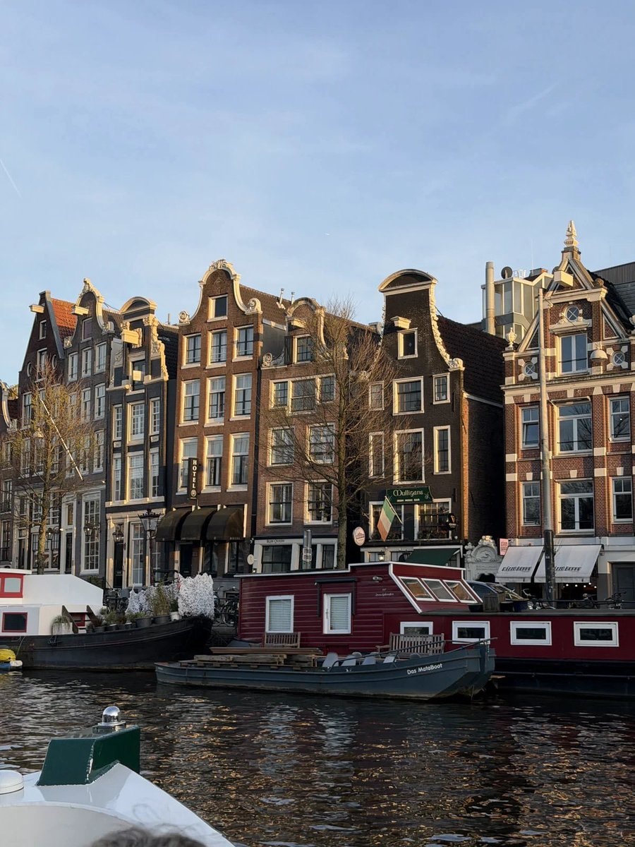 Amsterdam canal tour boat (photo 2 of 4)