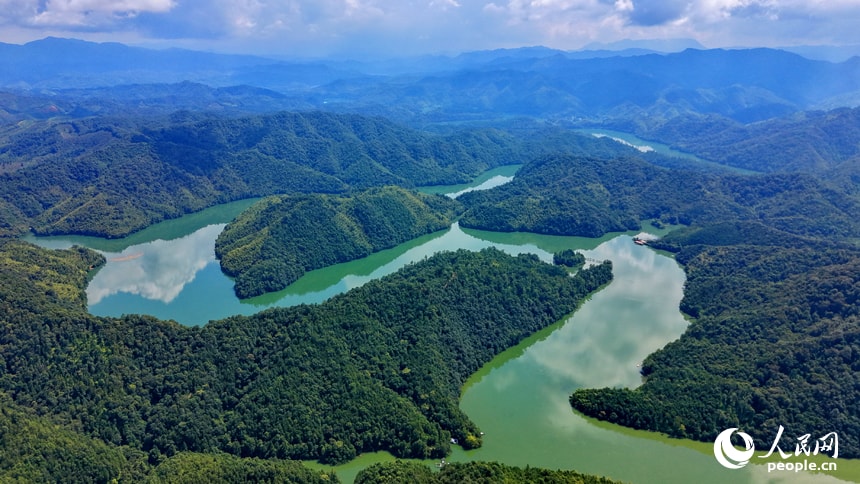 Yangming Lake National Wetland Park (photo 4 of 4)