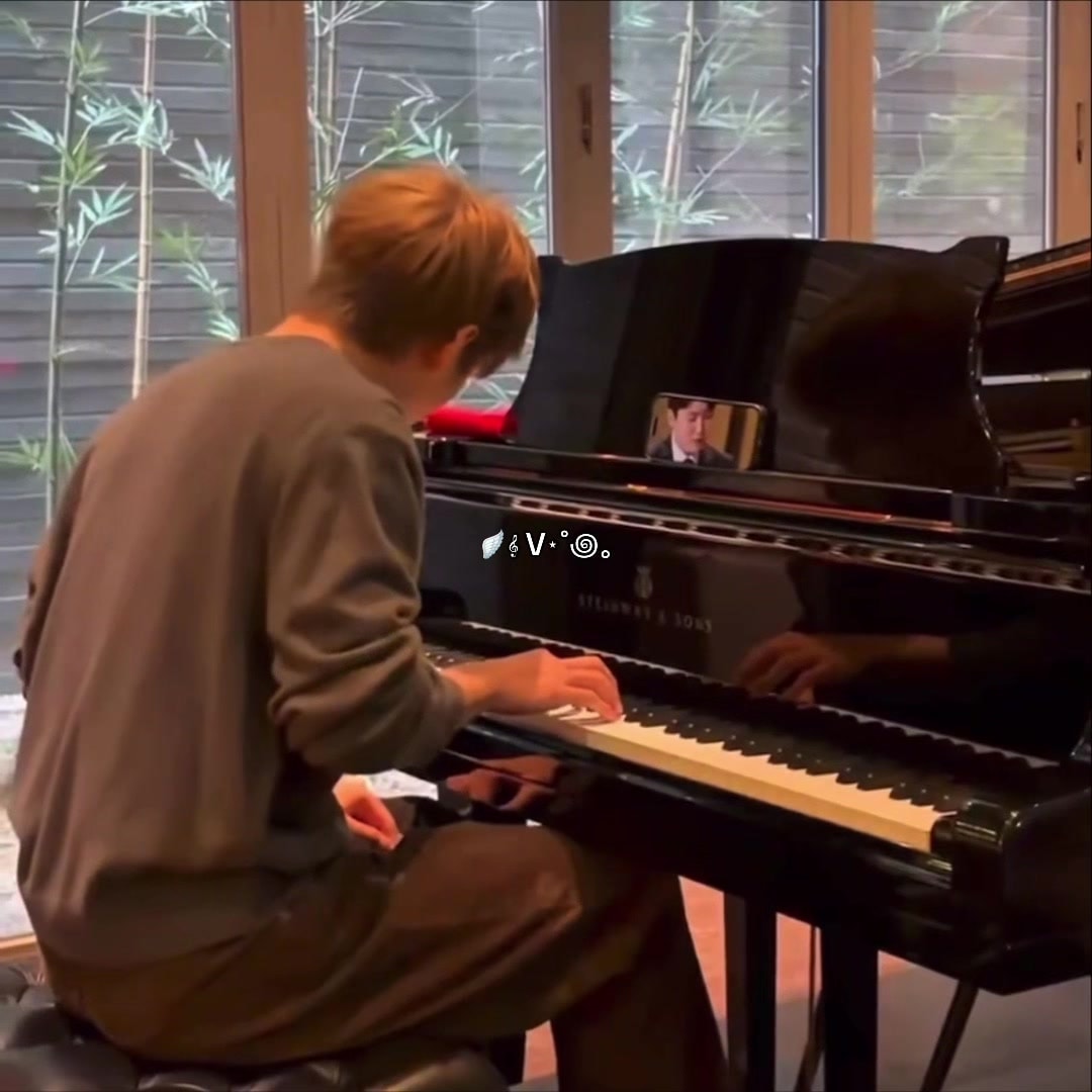 Kim Taehyung piano Vante moment