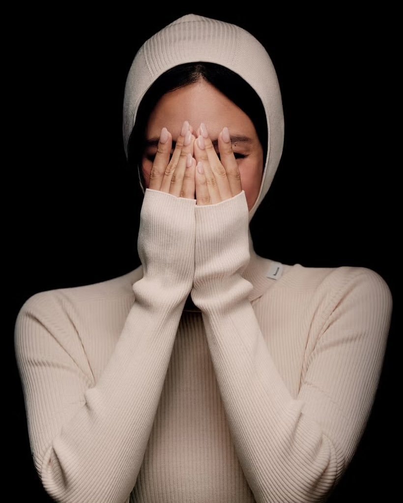 JENNIE MONCLER Re/Icons (photo 2 of 2)