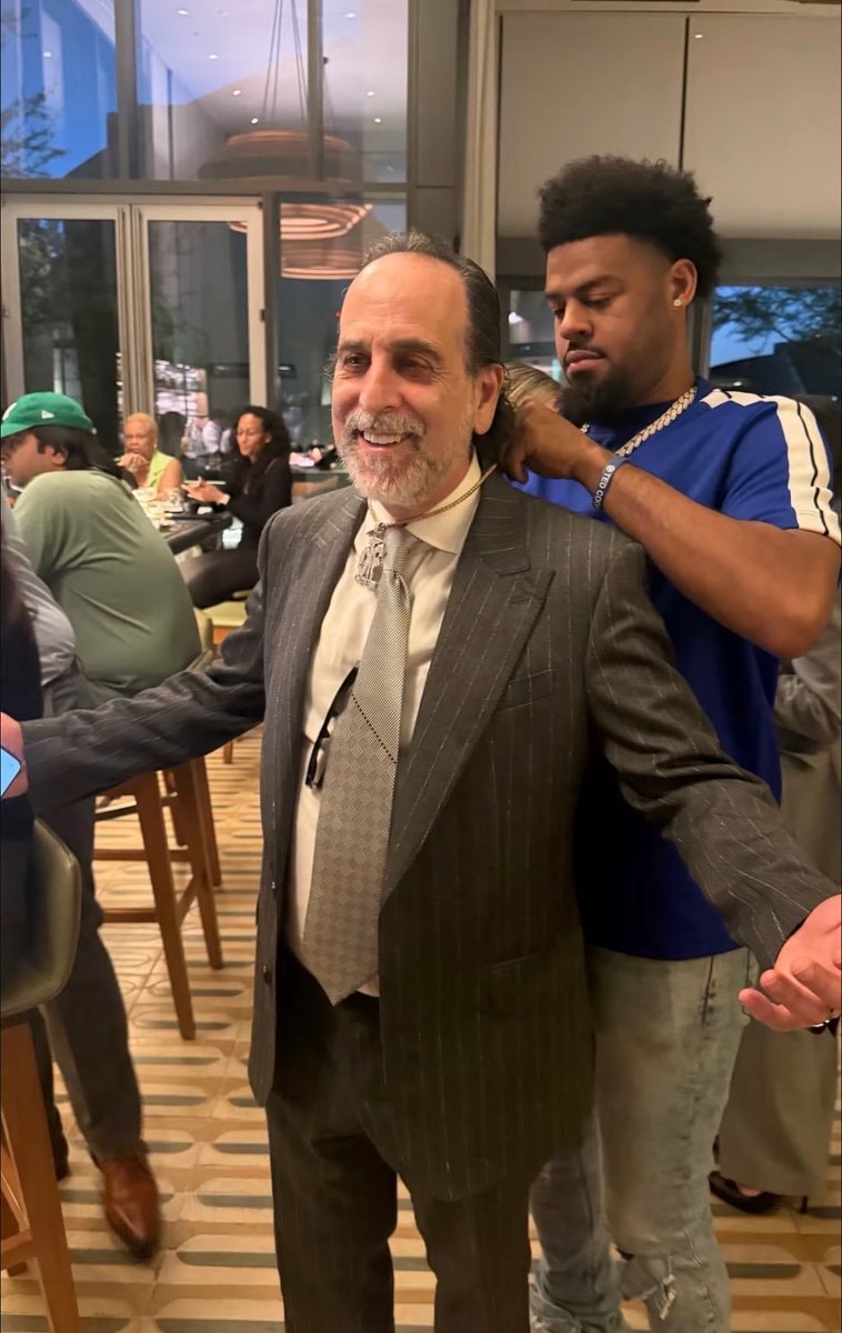 Quinn Cook gifts Drew Findling OTF chain