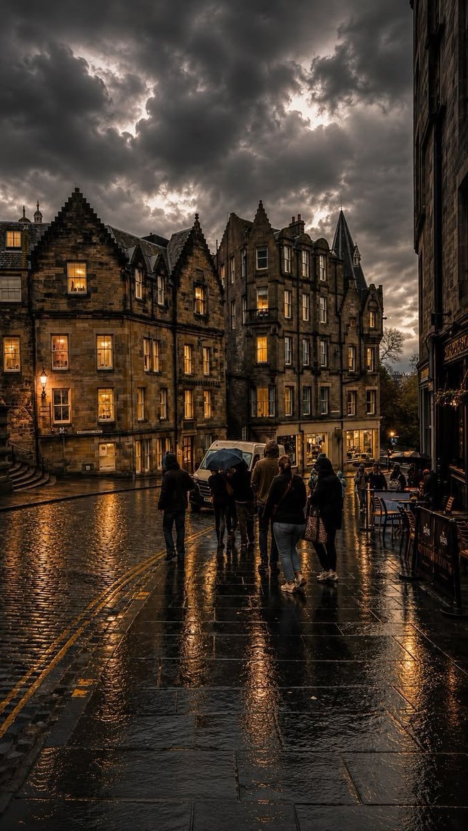 Rainy Edinburg (photo 3 of 4)