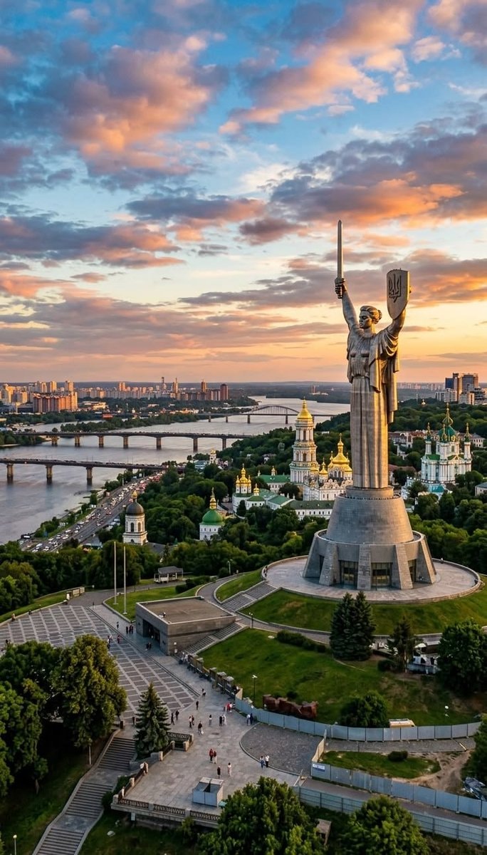 Ukraine rock arch (photo 4 of 4)