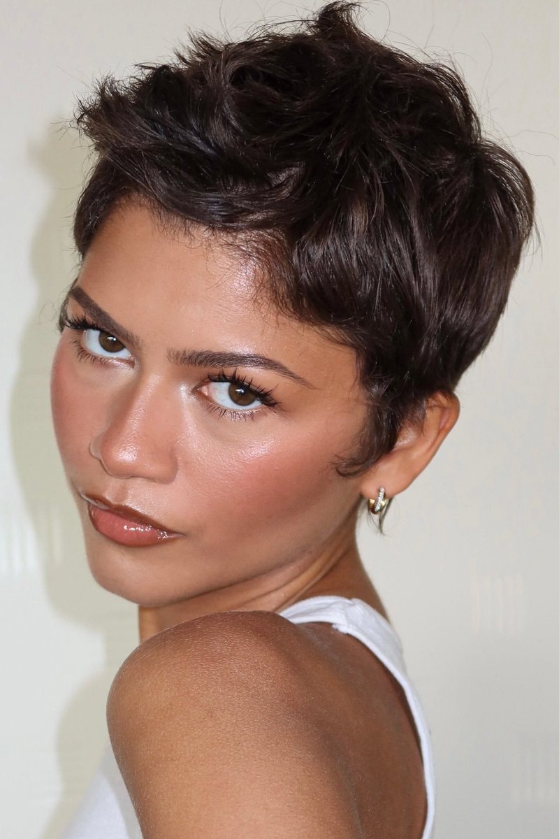 Zendaya stunning new photos (photo 4 of 4)