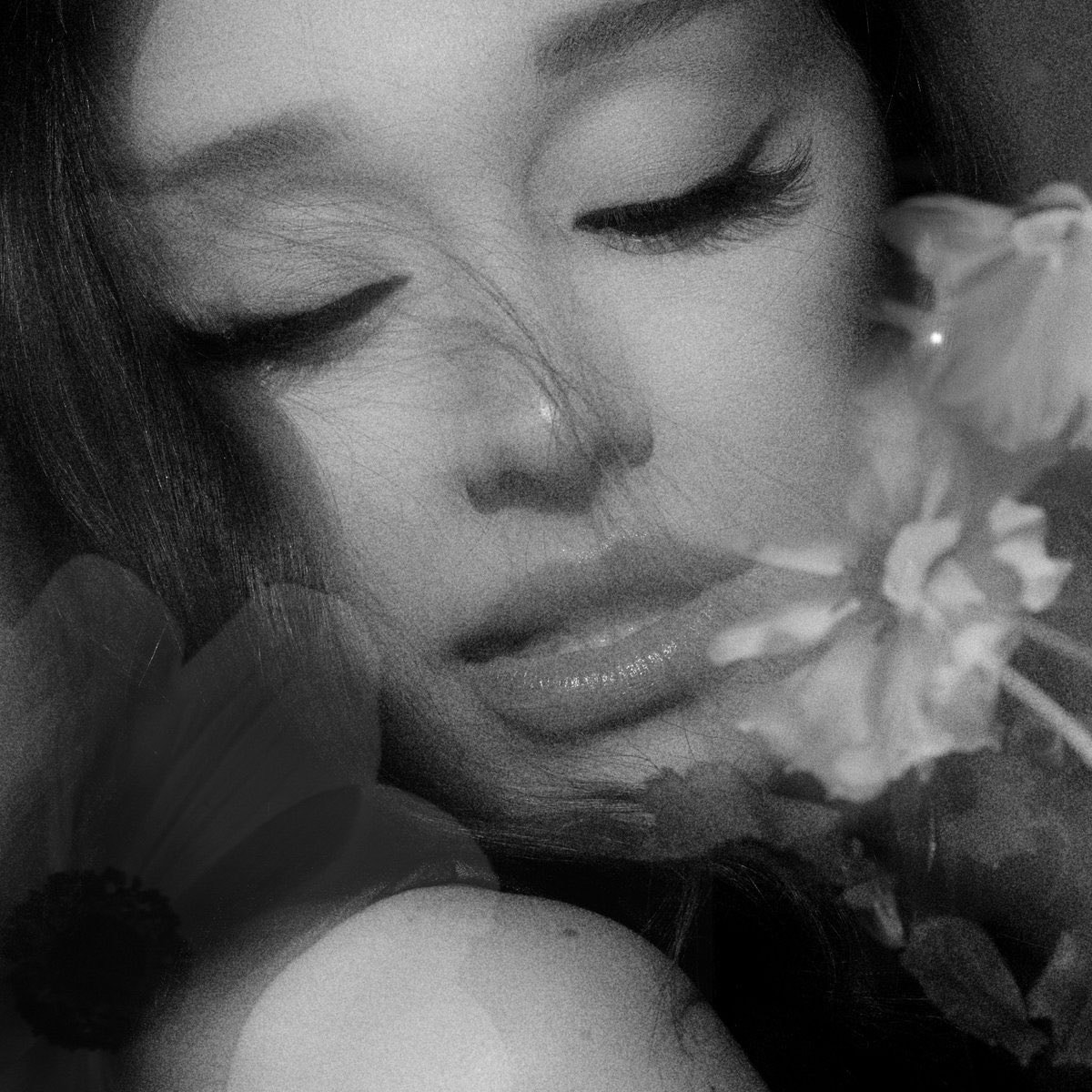 Ariana Grande hate that I made you love me (photo 2 of 2)