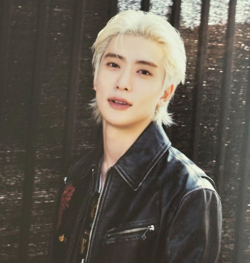 Jaehyun in military uniform (photo 2 of 2)
