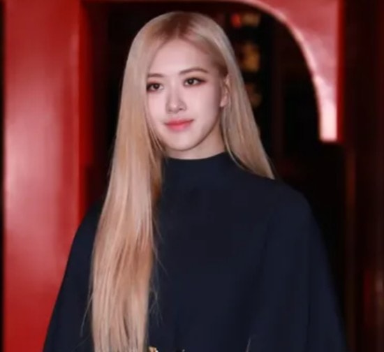 Top 10 most popular female stars in Asia (photo 4 of 4)
