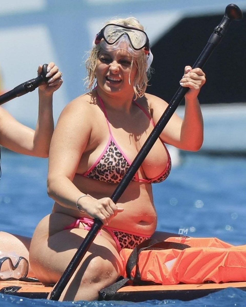 Bebe Rexha paddleboarding viral pics