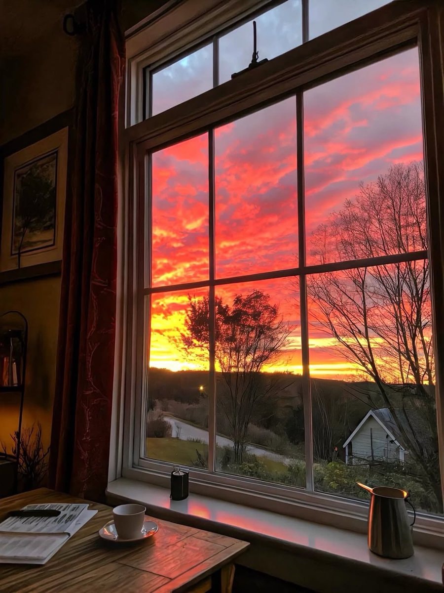 Sunset cozy living room (photo 2 of 2)
