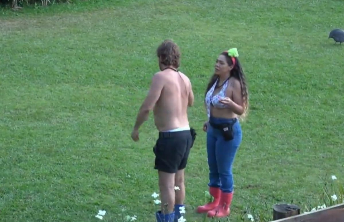 Daniel and Ana #AFazenda moment