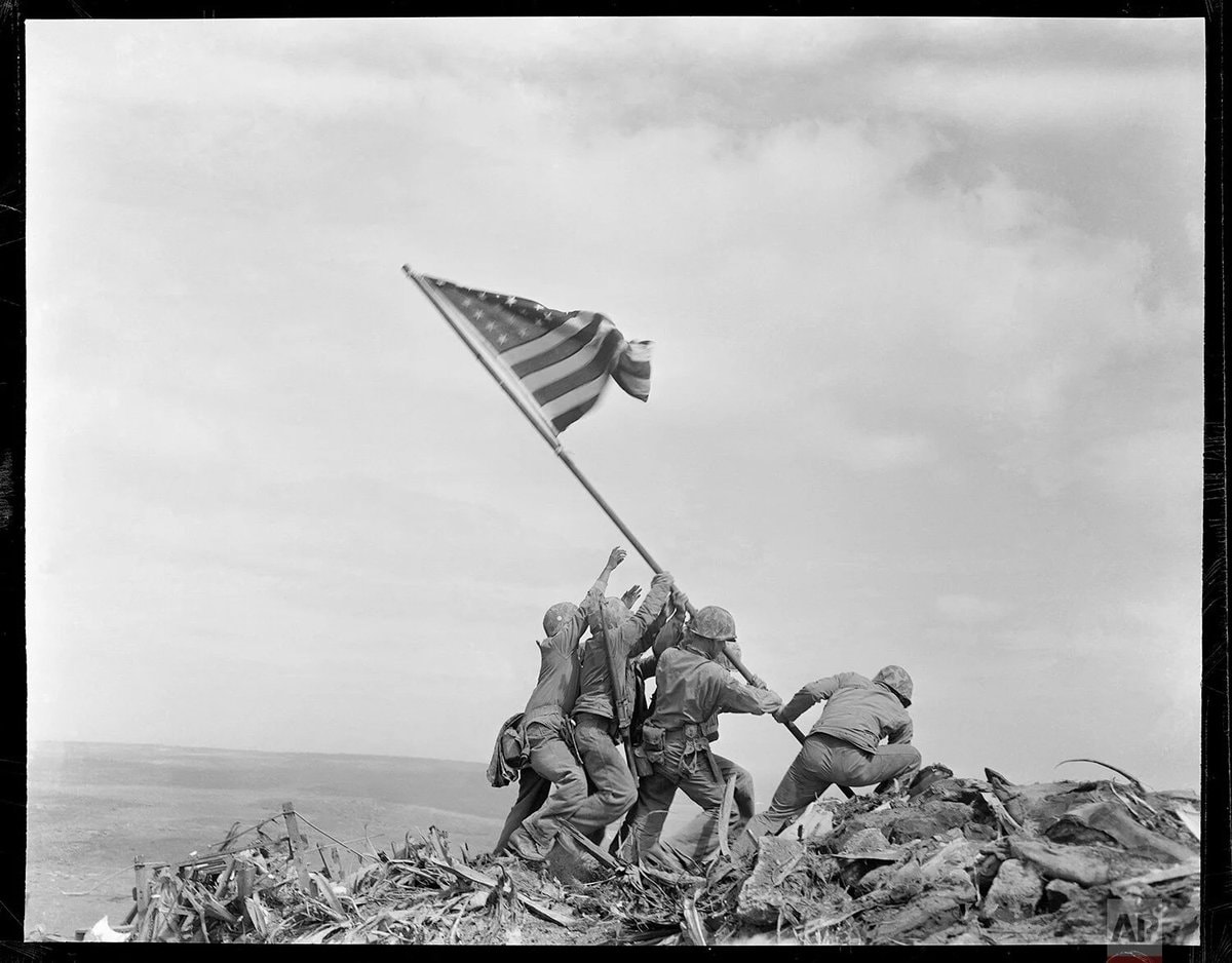 Iwo Jima flag raising 1945