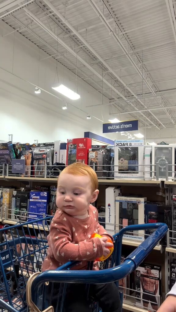 baby gets startled in shopping cart baby gets startled in shopping cart
