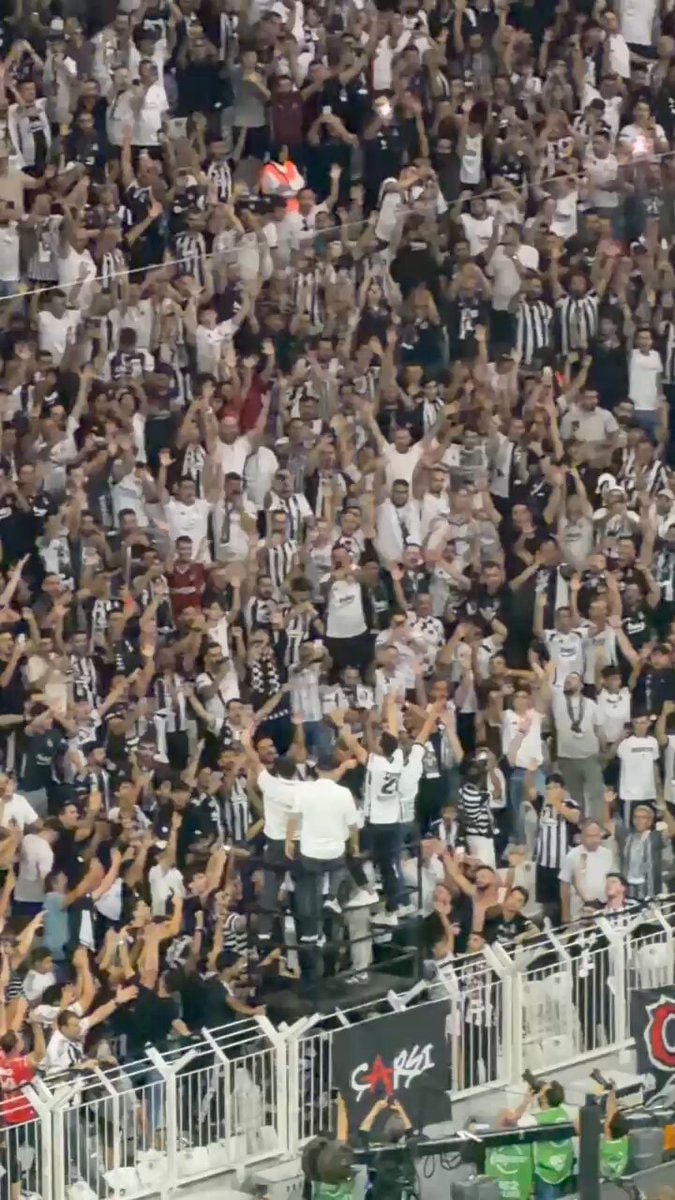 Necip Uysal Beşiktaş İnönü fans