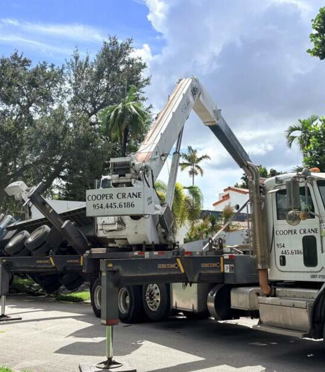 FT. LAUDERDALE crane collapse aftermath (photo 2 of 2)