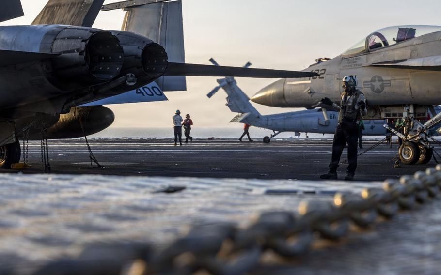 U.S. Navy logistics off Iran (photo 3 of 4)