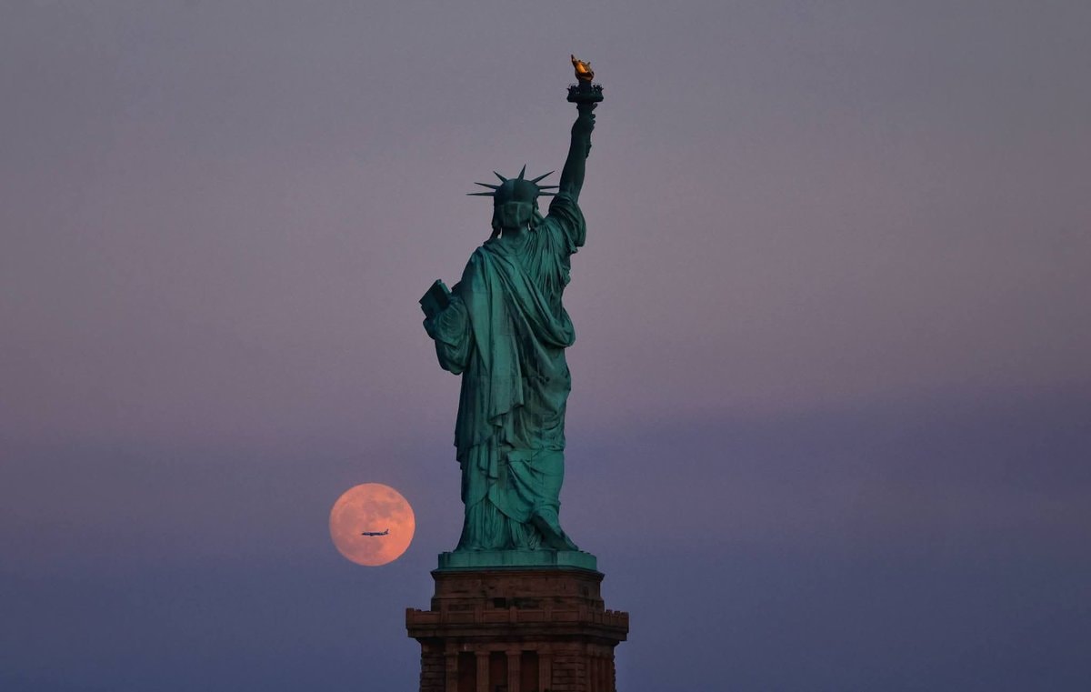 Strawberry Moon Statue of Liberty NYC (photo 4 of 4)