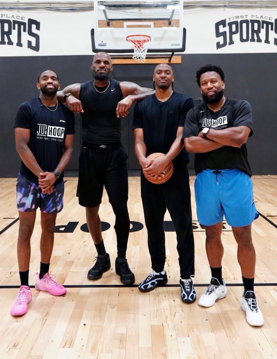 LeBron James Tyrese Maxey gym