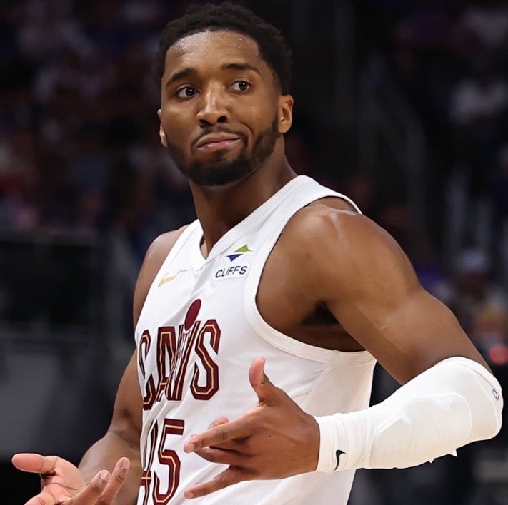 Cavs projected starting lineup (photo 2 of 2)