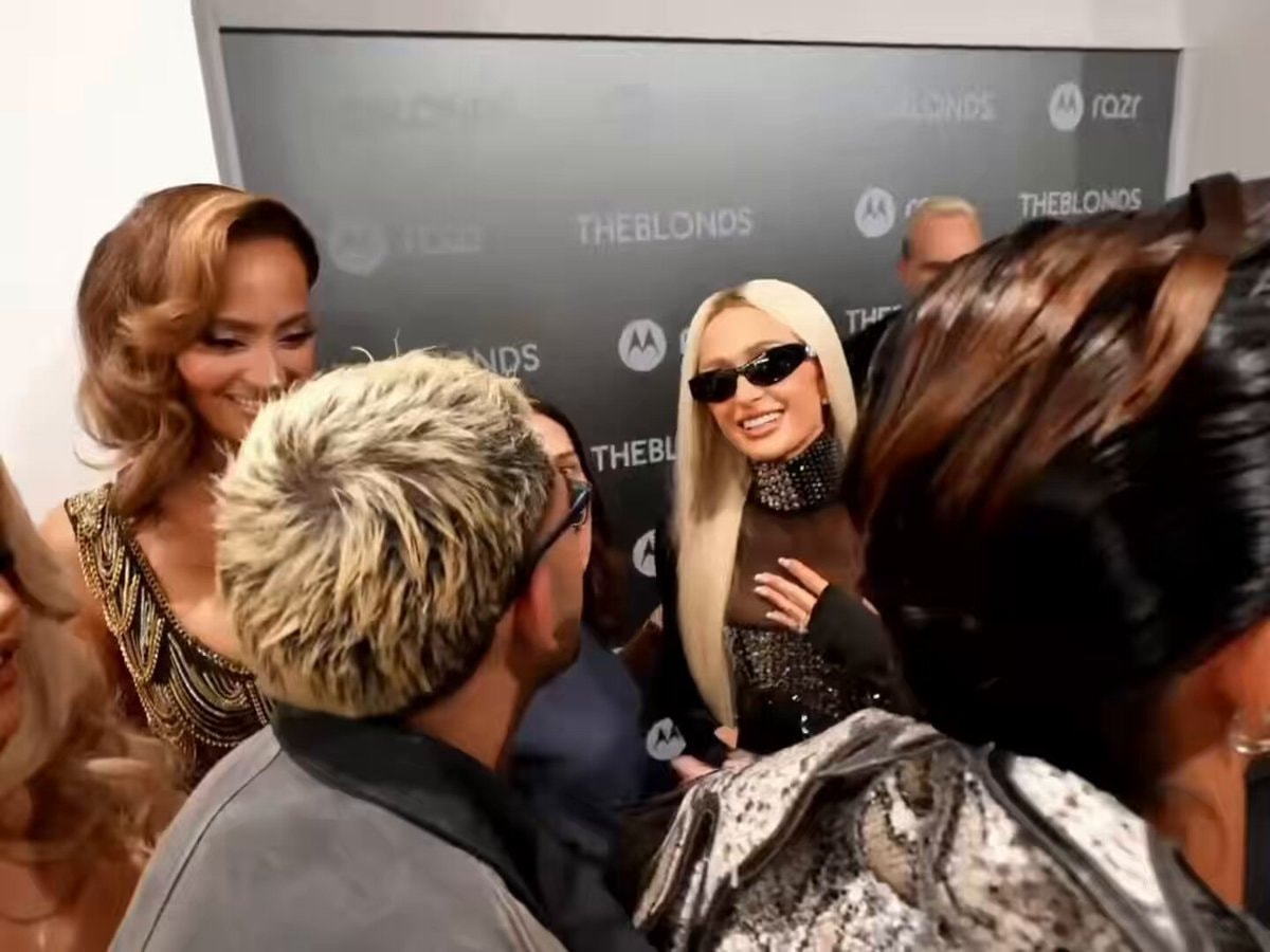 Paris Hilton Neon stream agreement