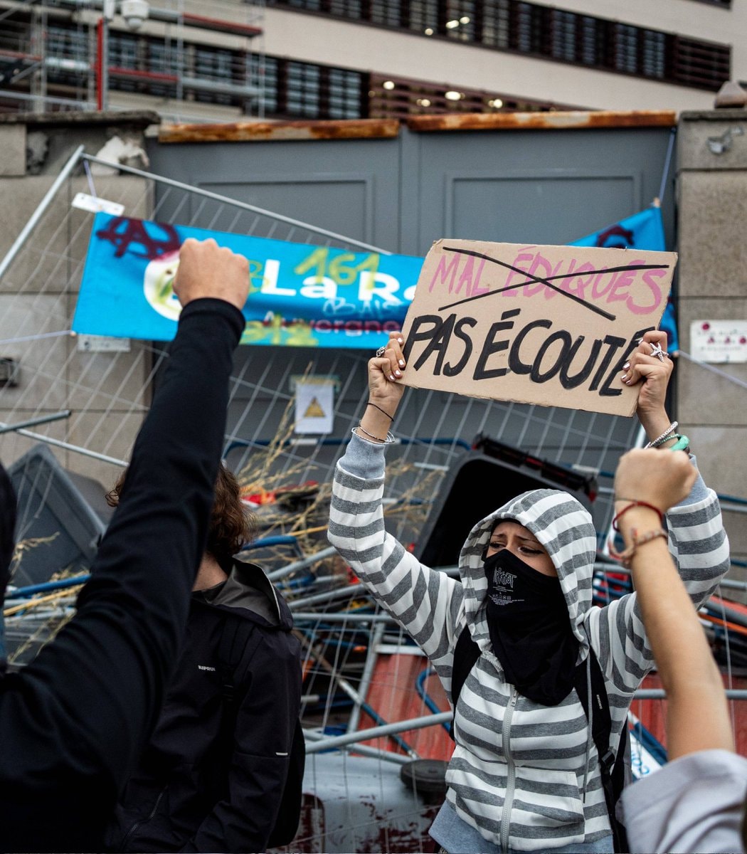 French student protests school closures