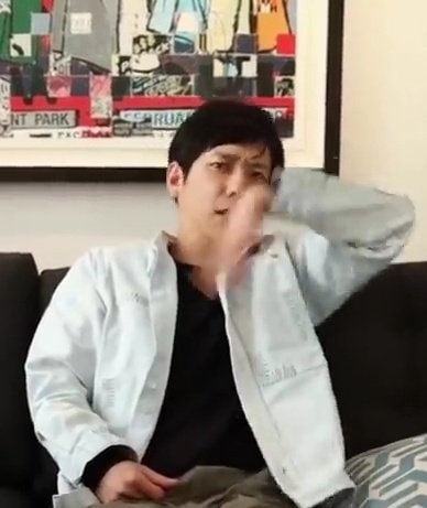 arashiis_mylife denim jacket couch (photo 2 of 4)