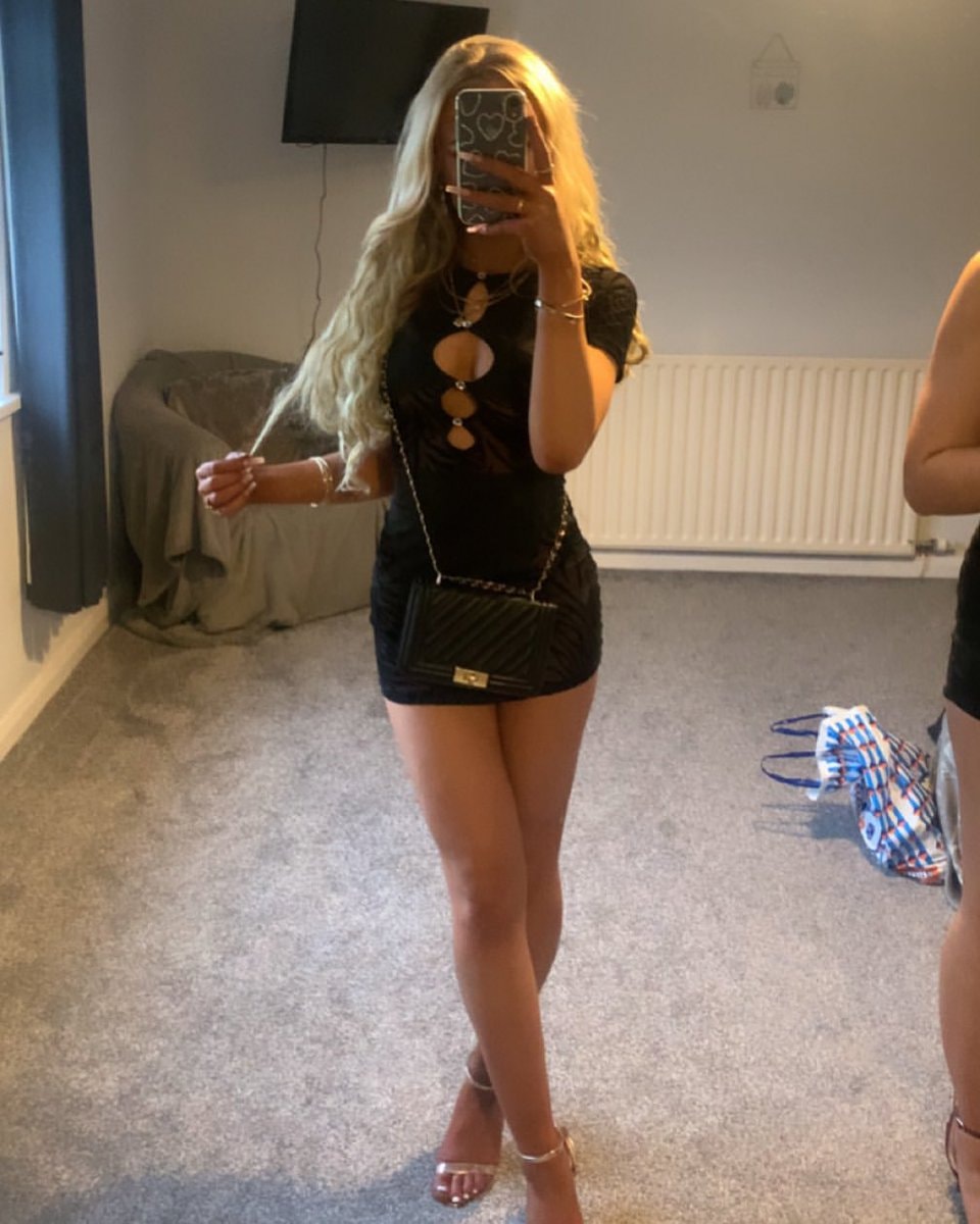 blonde woman mirror selfie (photo 2 of 3)
