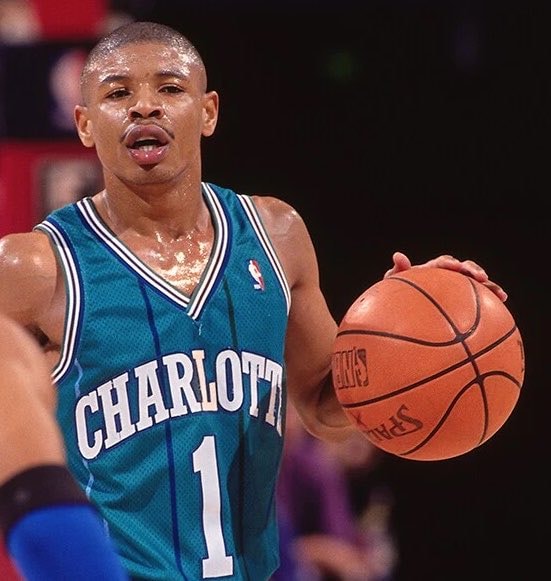 Muggsy Bogues Hornets No. 1 jersey retirement