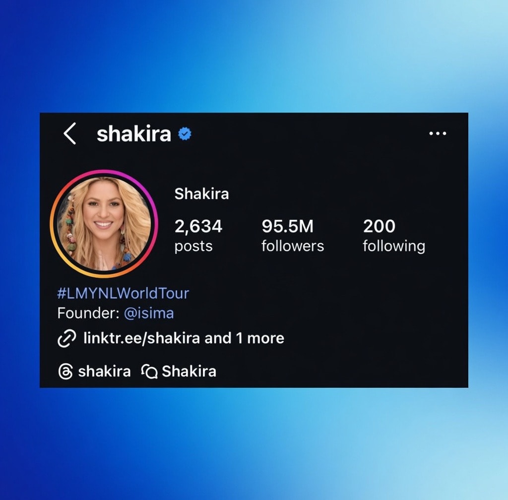 Shakira in Waka Waka Music Video Photo (photo 2 of 2)