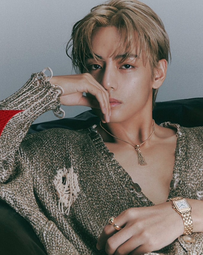 Taehyung BTS W Korea 2023 (photo 2 of 2)