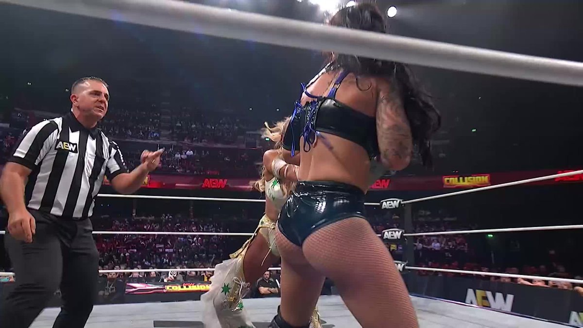 Skye Blue wins with title strike