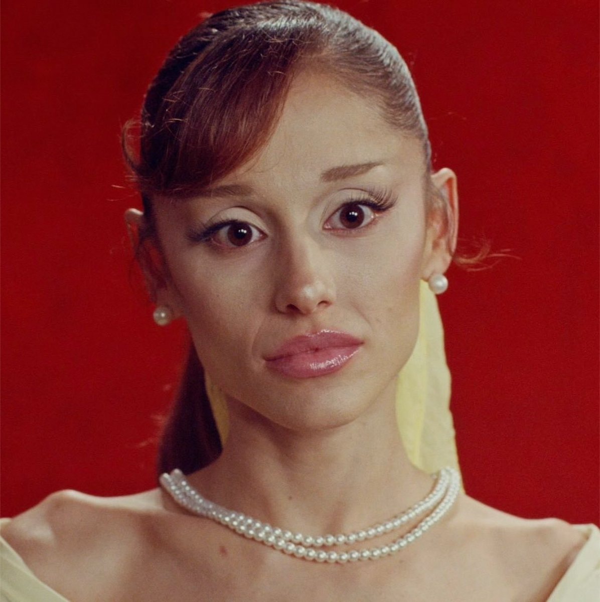 Ariana Grande petal music video warning