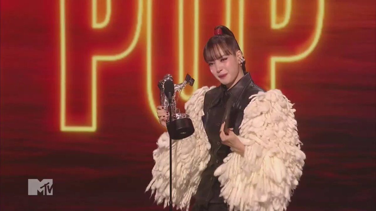 LISA Best Pop VMAs