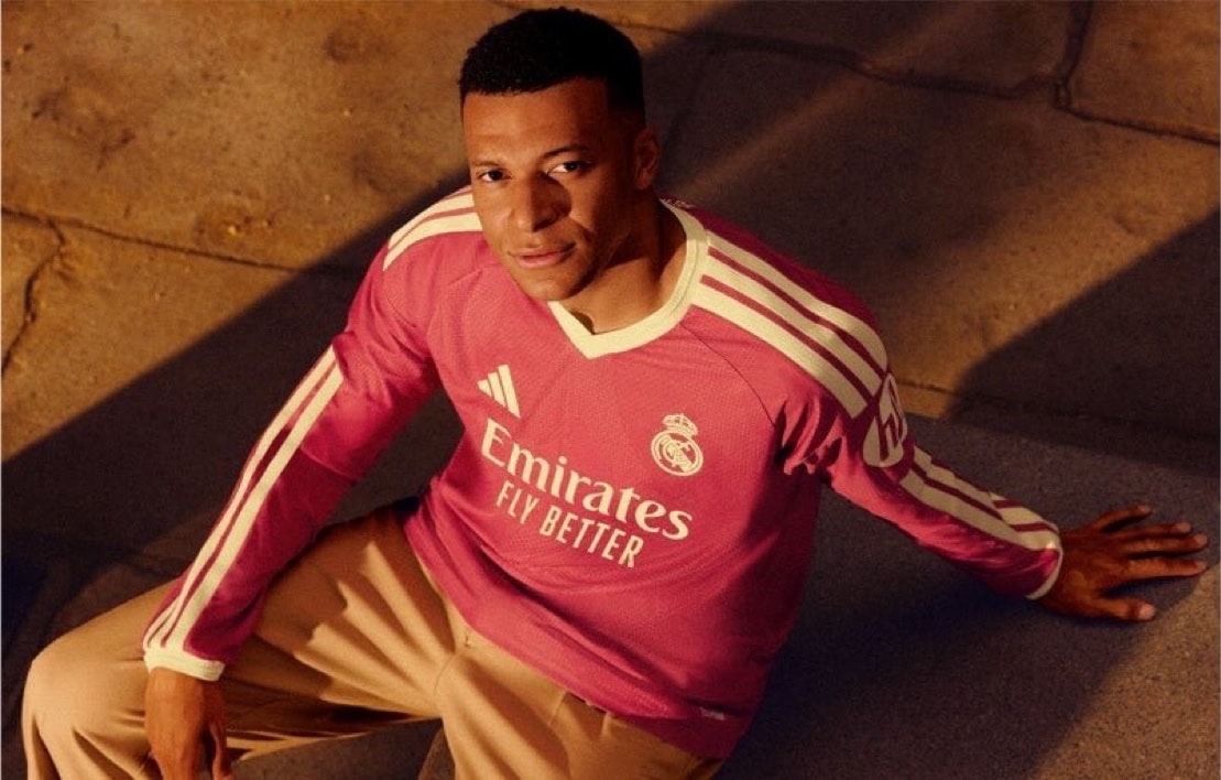 Real Madrid third kit debut (photo 2 of 2)