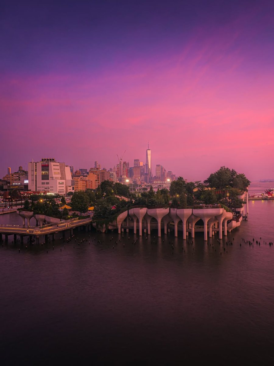 New York City twilight skyline (photo 2 of 4)