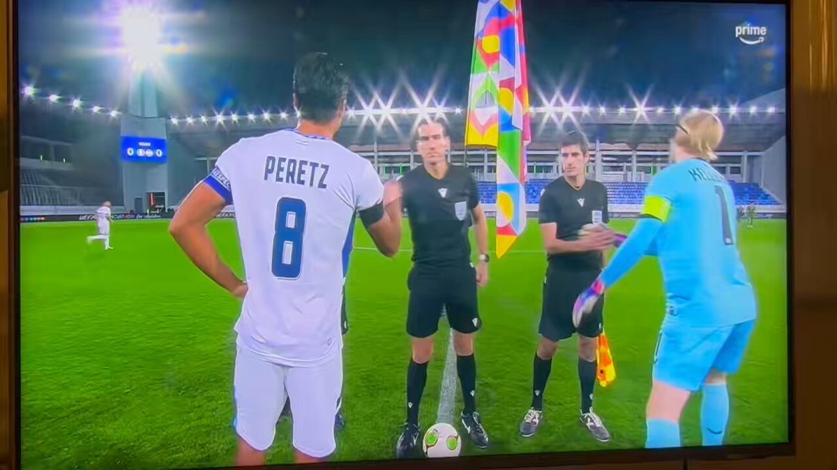 Caoimhín Kelleher Israel handshake