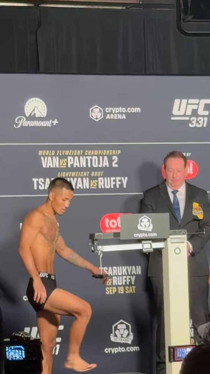 Joshua Van makes weight UFC 331 Joshua Van makes weight UFC 331
