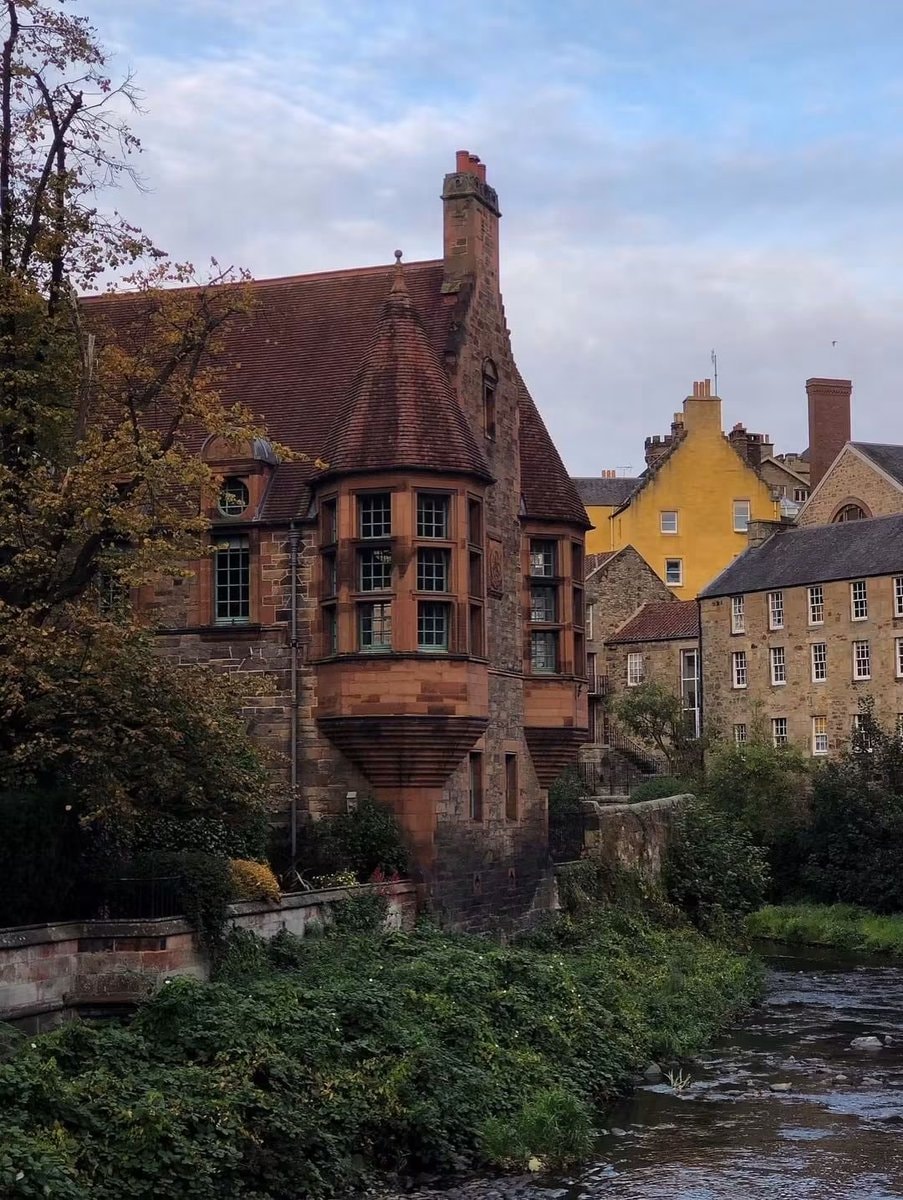 Edinburgh Scotland autumn (photo 2 of 4)