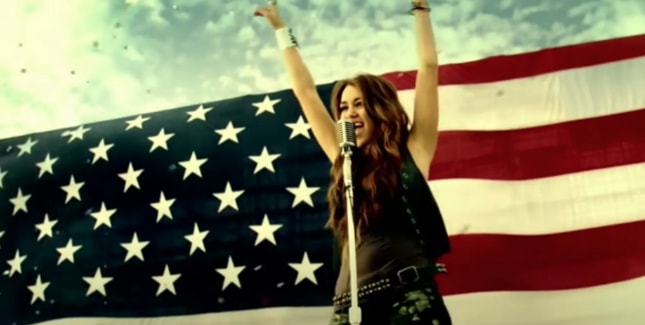 Miley Cyrus Party in the U.S.A. 17 years (photo 2 of 4)