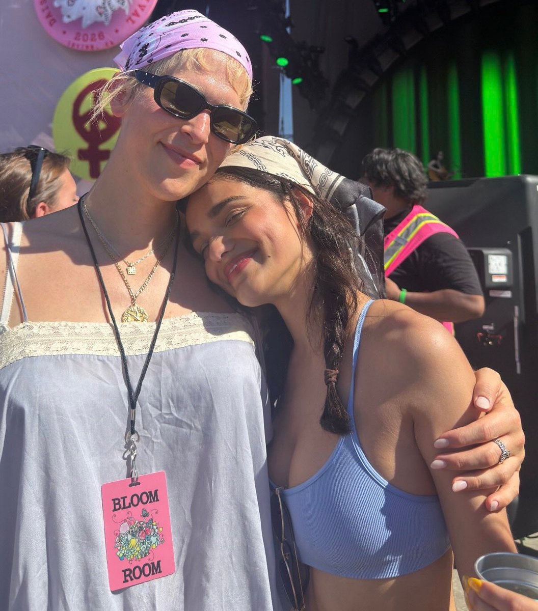 Tommy Dorfman Rachel Zegler Daisy Chain Fields