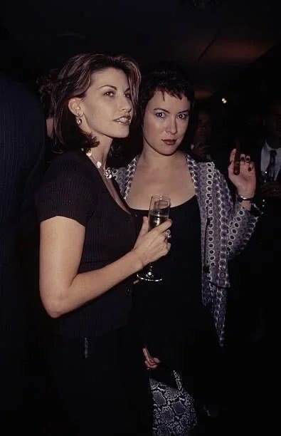 Gina Gershon Jennifer Tilly 90s (photo 2 of 2)