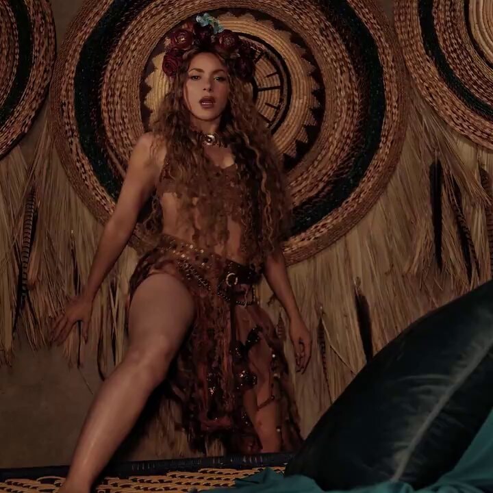 Anitta and Shakira Best Latin VMA