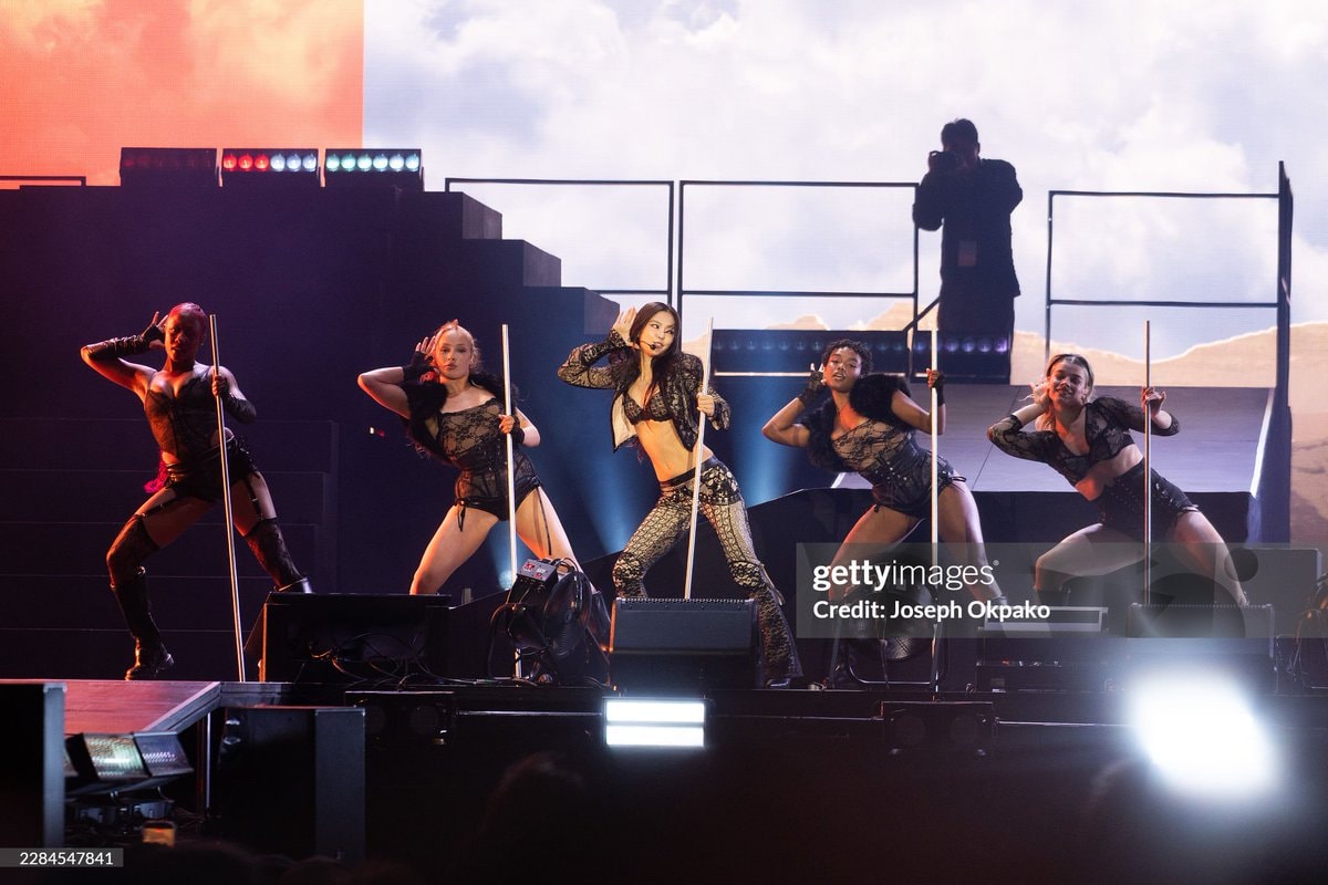 JENNIE Roskilde Festival headline (photo 2 of 3)
