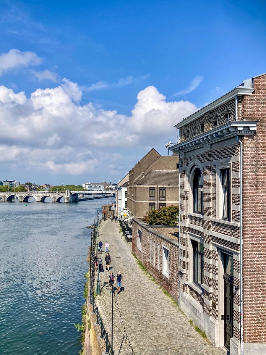 Maastricht street scene (photo 2 of 3)