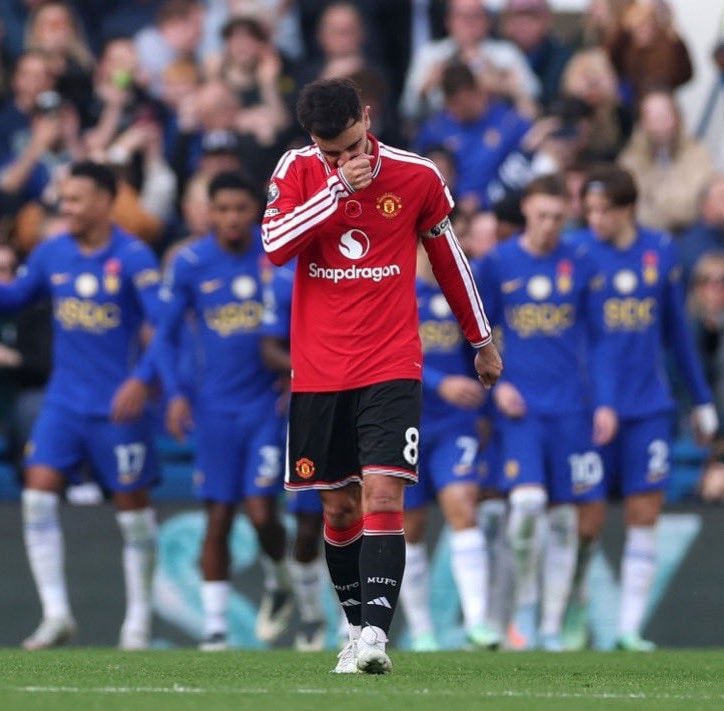 Bruno Fernandes Manchester United dejected