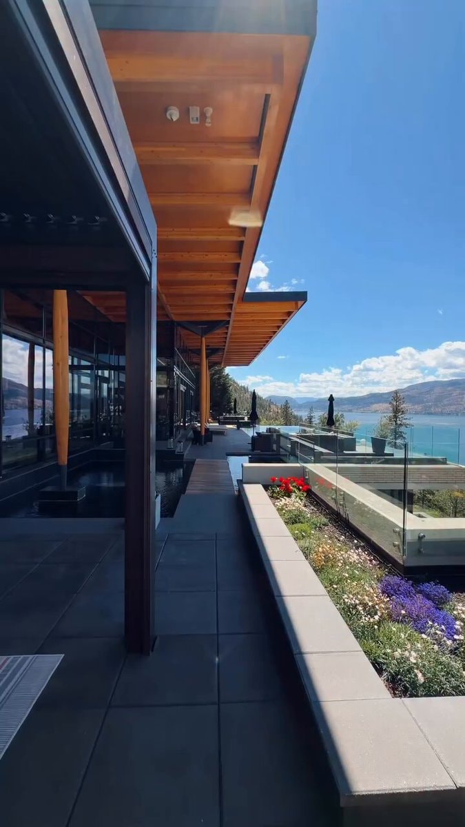 Luxury home with mountain view