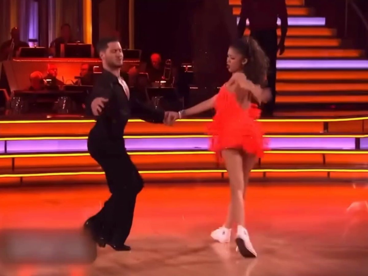 Zendaya Tom Holland dance